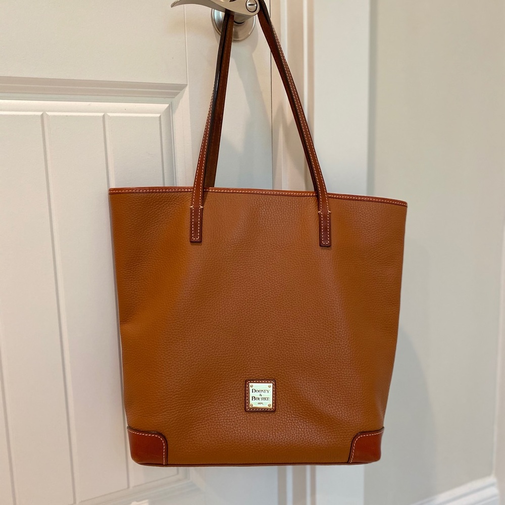 Dooney and Bourke Tan Pebbled Leather Tote! EUC!